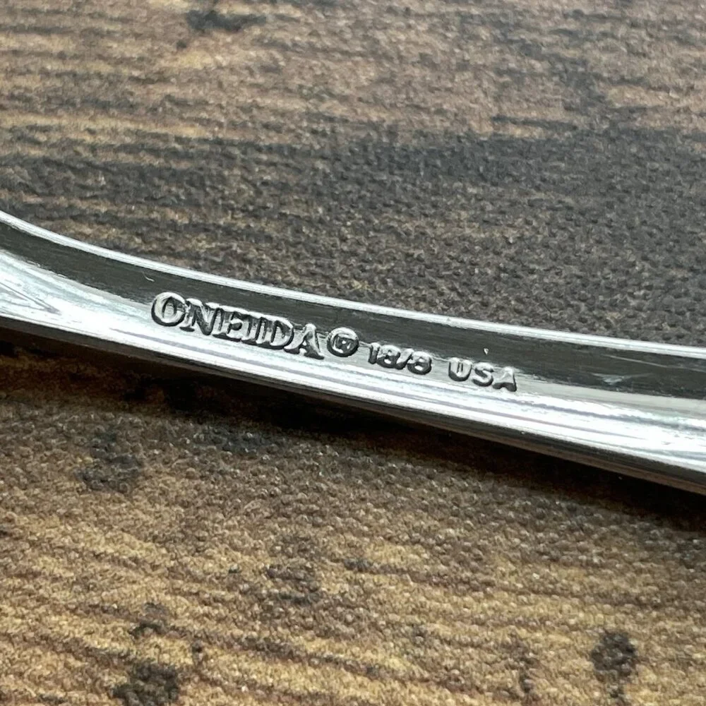 Oneida USA Flight Reliance Dinner Place Oval Soup Spoon Set of 8 Stainless Steel